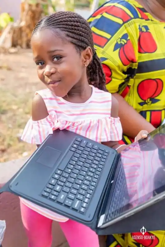 Minister for Works and Housing Surprises 8-Year-Old Girl Who Blasted Nana Addo With A Laptop And Money